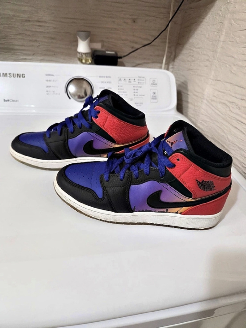 Jordan Air Jordan 1 Mid SE 'Paris/Sunset Skyline' Sneakers Blue & Red Boys US 7Y